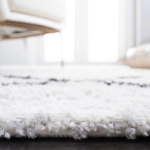 8' x 10' Power Geometric Shag Ivory/Black Area Rug
