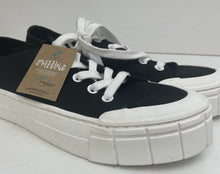 Load image into Gallery viewer, Women&#39;s Black Canvas Sneakers Size 11 Mad Love