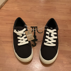 Women's Black Canvas Sneakers Size 11 Mad Love